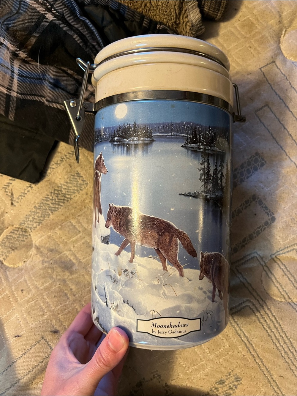 Canister
